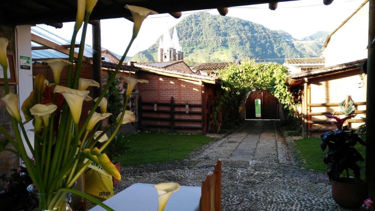 Hotel Kantarrana Urbana Jardín Dış mekan fotoğraf