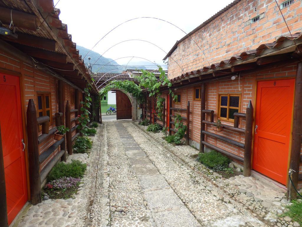 Hotel Kantarrana Urbana Jardín Oda fotoğraf